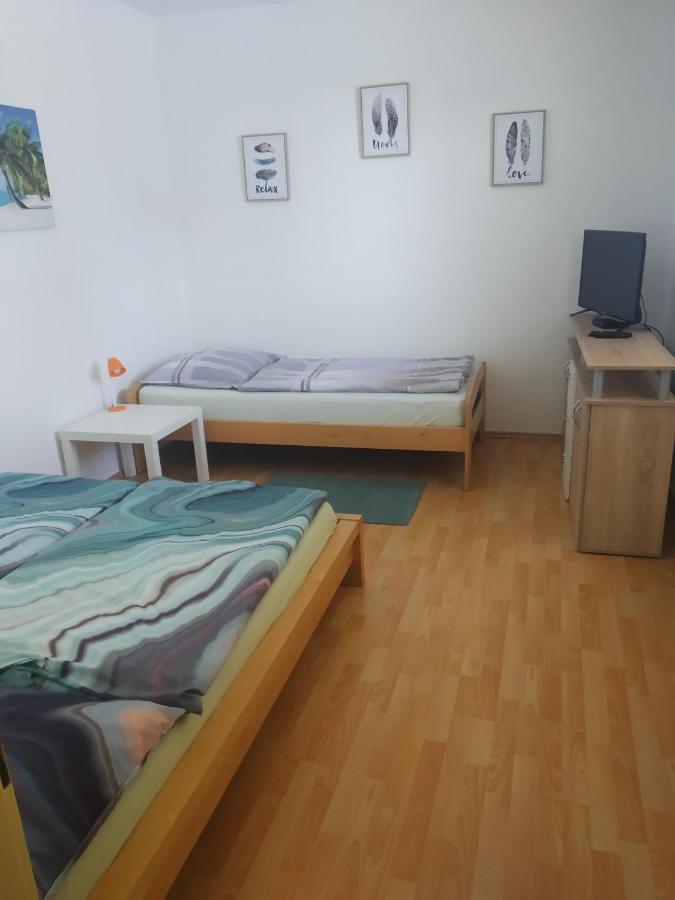 Apartmán blízko Brna s dobovými dekoracemi Apartamento Melcany Exterior foto